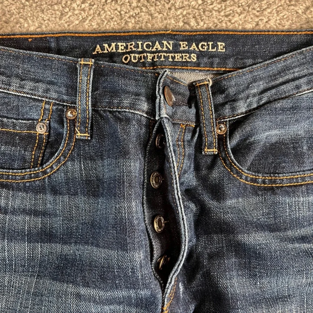 American Eagle Women's Vintage High Rise Button‎ Fly Jeans Size 6 Regular